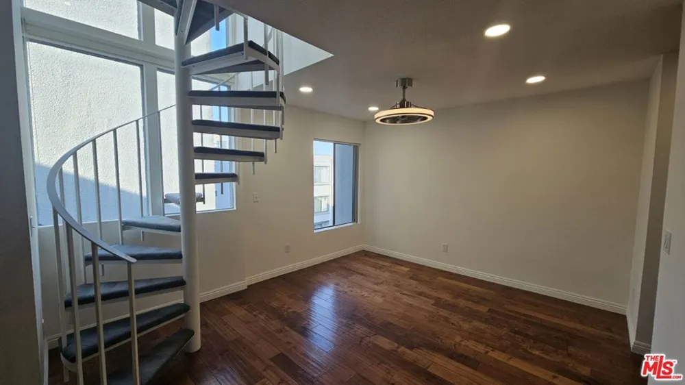 1940 Highland Avenue #59 Los Angeles, CA 90068