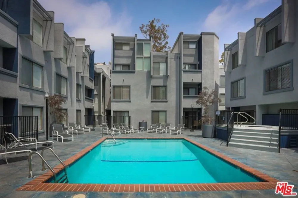 1940 Highland Avenue #59 Los Angeles, CA 90068