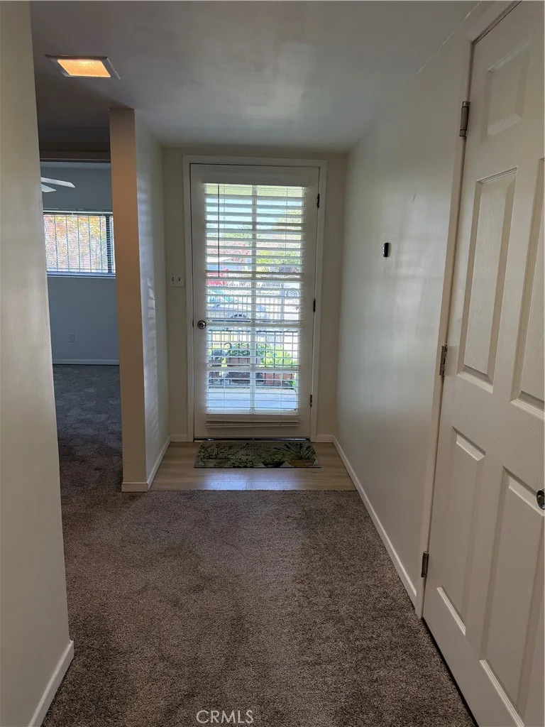 2938 Los Flores Lynwood, CA 90262