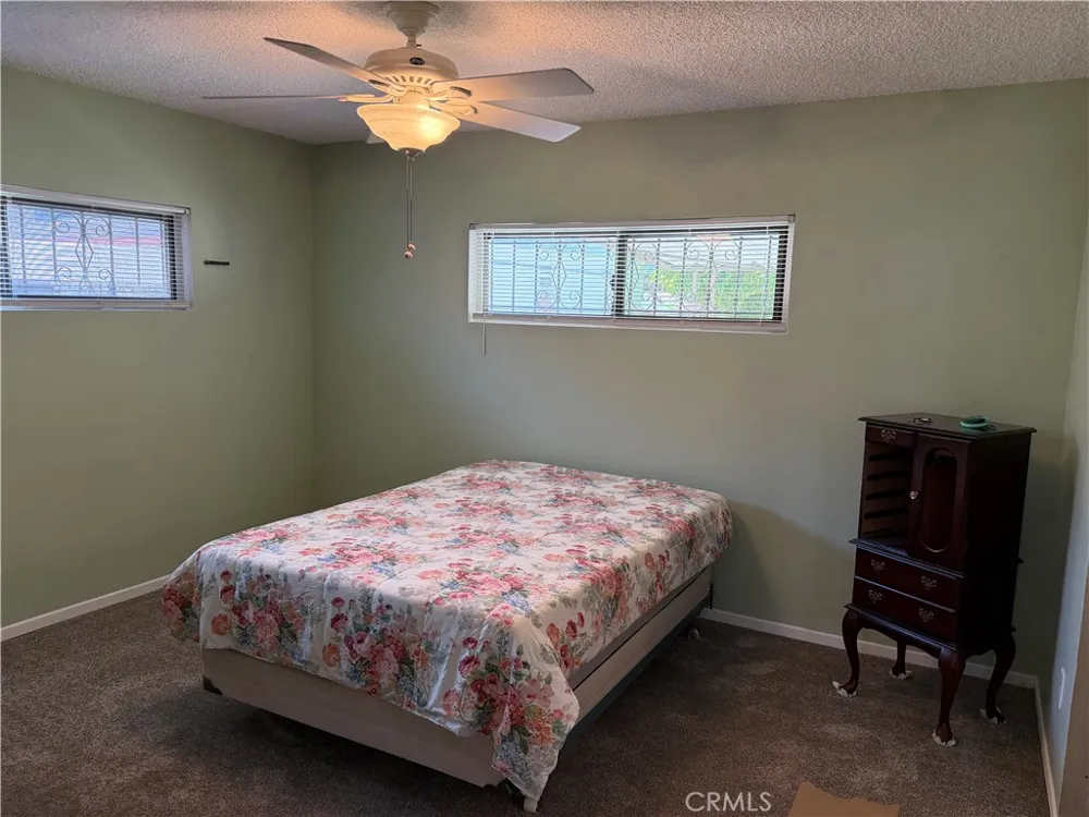 2938 Los Flores Lynwood, CA 90262