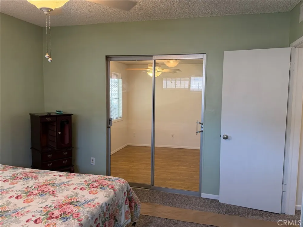 2938 Los Flores Lynwood, CA 90262