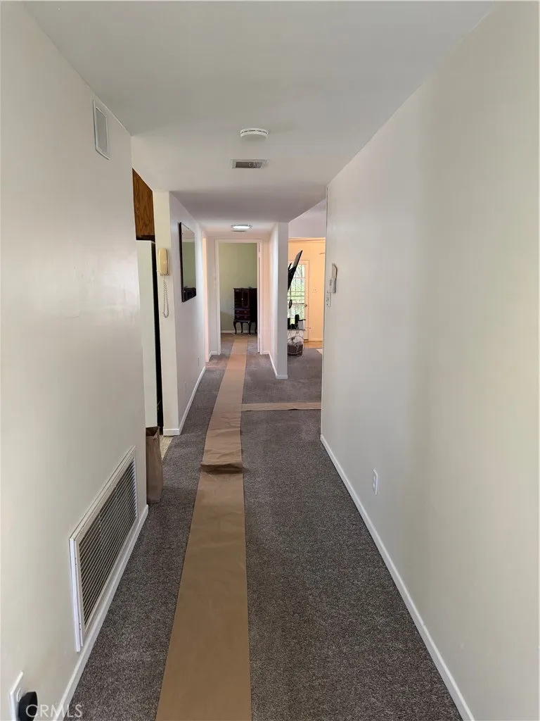 2938 Los Flores Lynwood, CA 90262