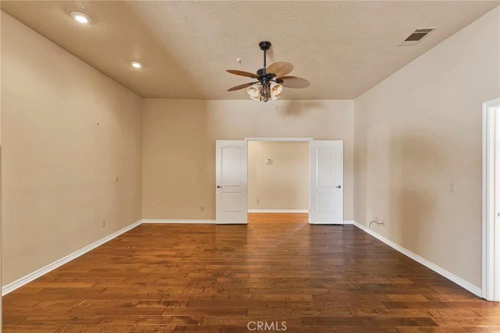 7091 Coriander Oak Hills, CA 92344