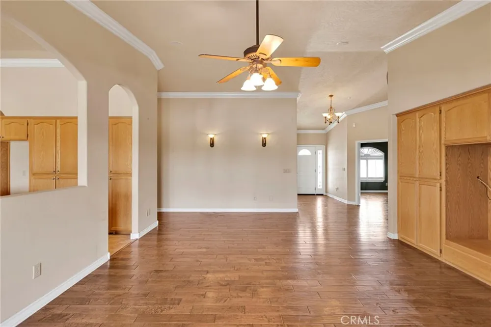 7091 Coriander Oak Hills, CA 92344