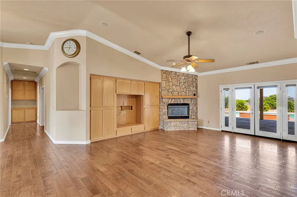 7091 Coriander Oak Hills, CA 92344