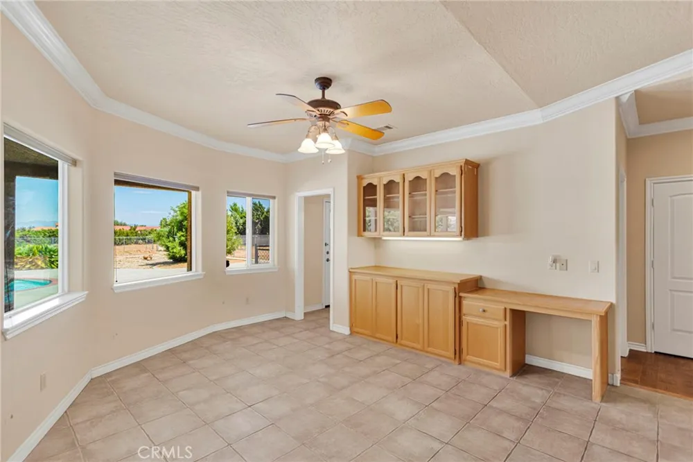 7091 Coriander Oak Hills, CA 92344