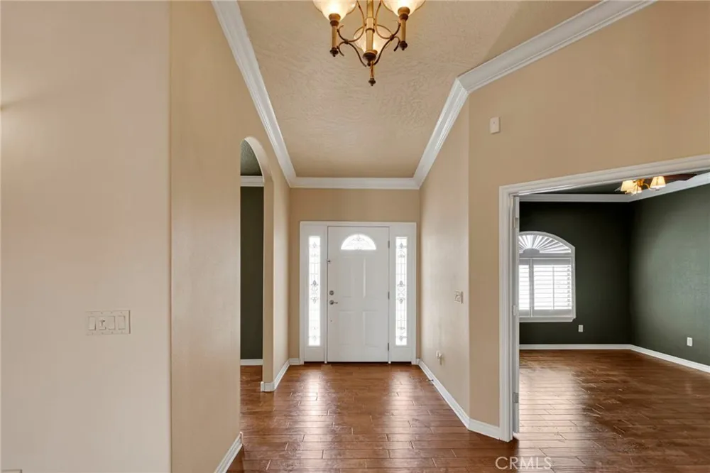 7091 Coriander Oak Hills, CA 92344