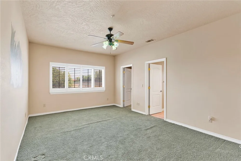 7091 Coriander Oak Hills, CA 92344