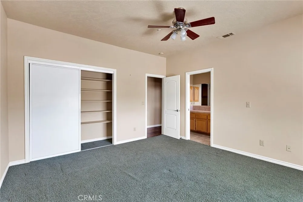 7091 Coriander Oak Hills, CA 92344