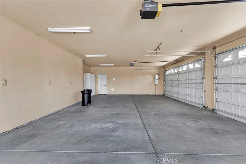 7091 Coriander Oak Hills, CA 92344