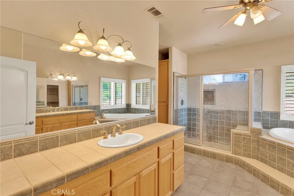 7091 Coriander Oak Hills, CA 92344