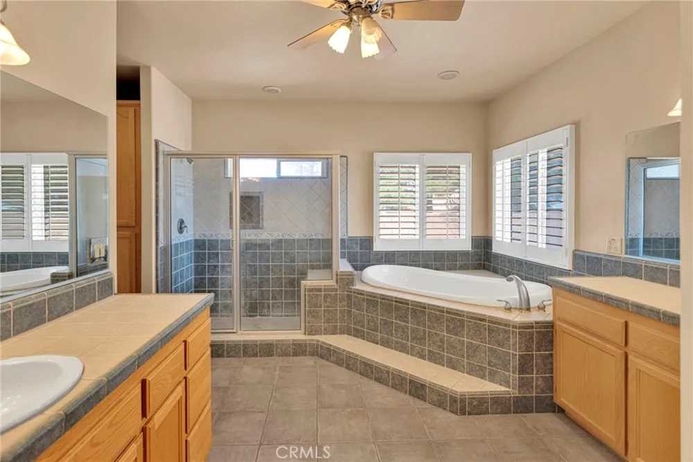 7091 Coriander Oak Hills, CA 92344