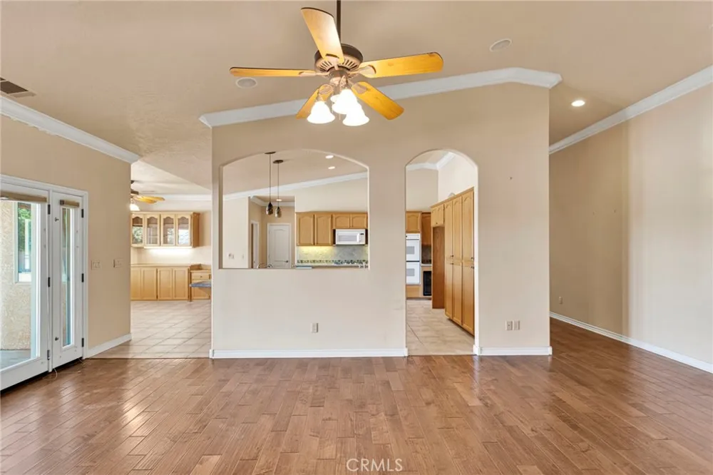 7091 Coriander Oak Hills, CA 92344