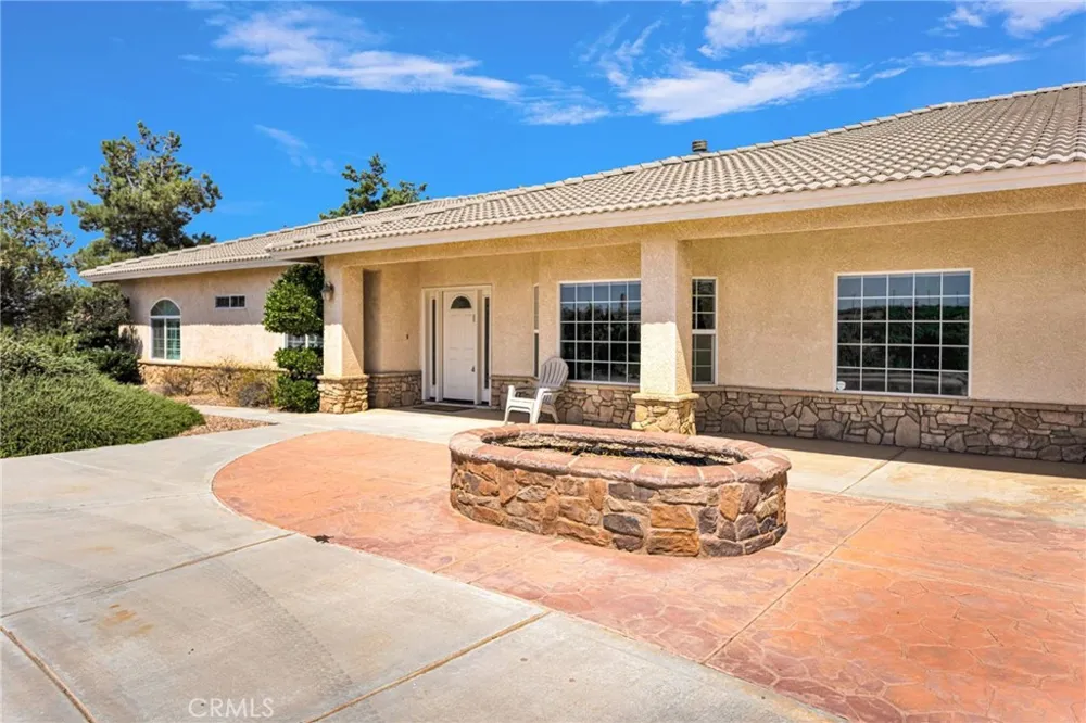 7091 Coriander Oak Hills, CA 92344