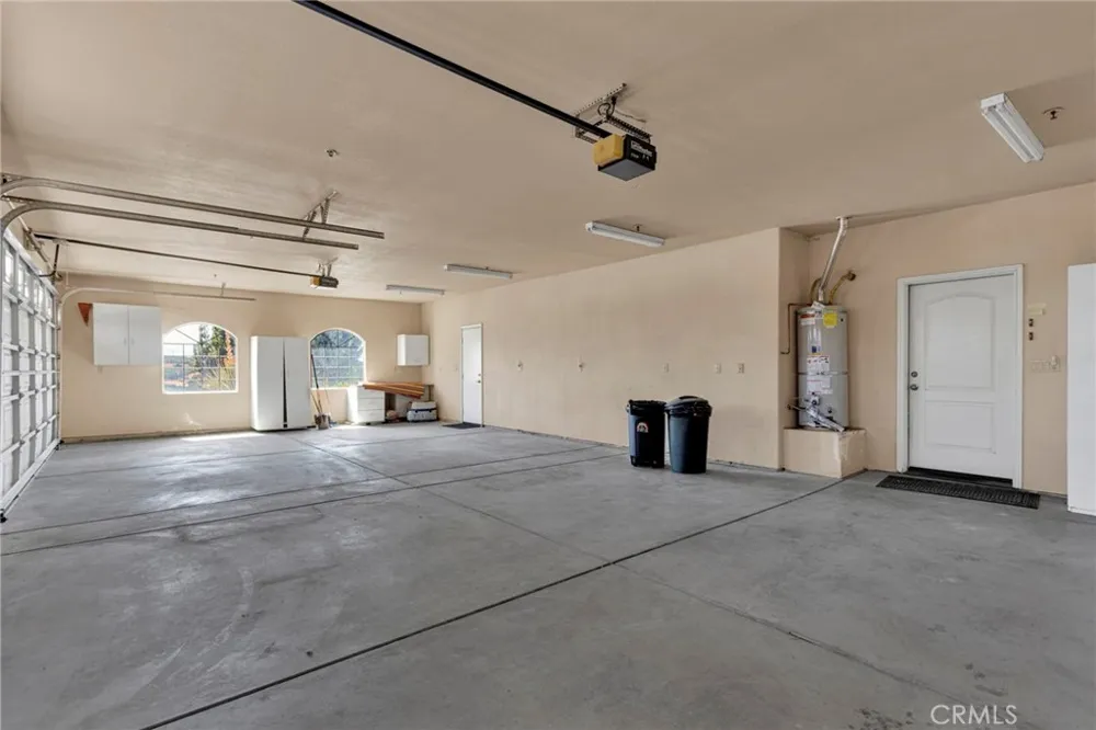 7091 Coriander Oak Hills, CA 92344