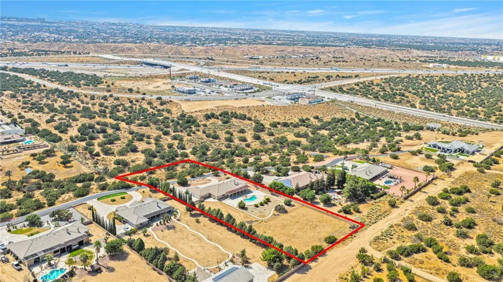 7091 Coriander Oak Hills, CA 92344