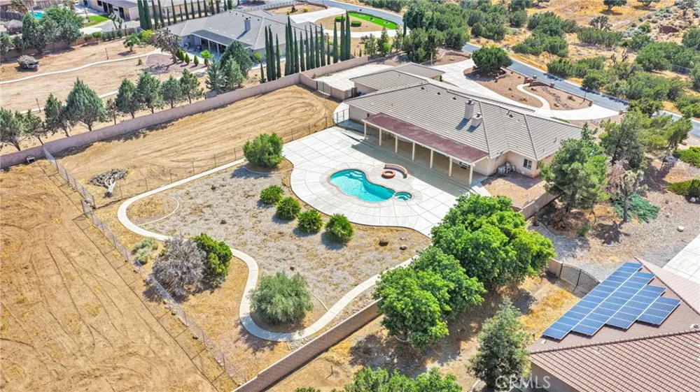 7091 Coriander Oak Hills, CA 92344