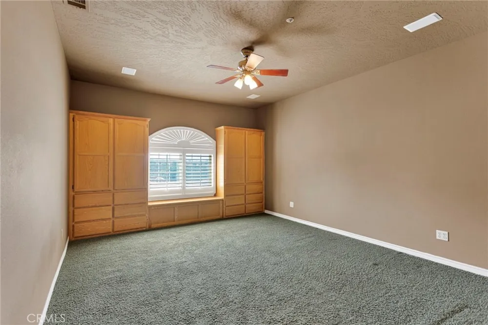 7091 Coriander Oak Hills, CA 92344