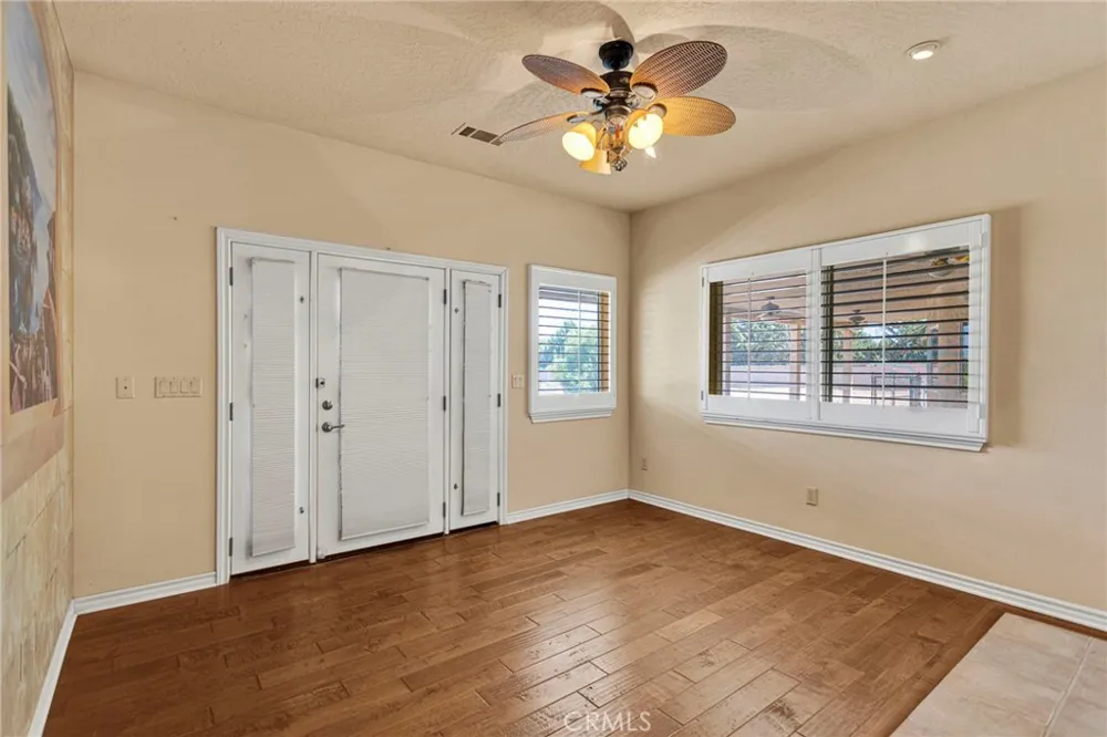 7091 Coriander Oak Hills, CA 92344