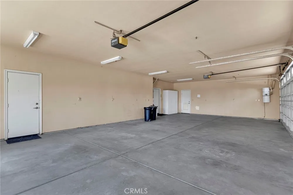 7091 Coriander Oak Hills, CA 92344