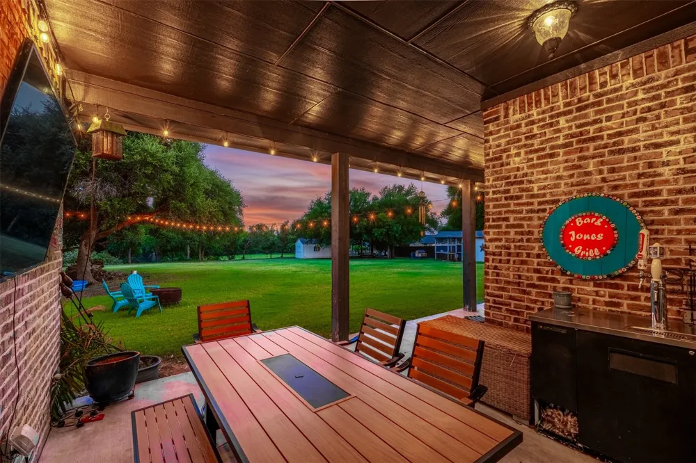 135 Crooked Stick Lane Aledo, TX 76008