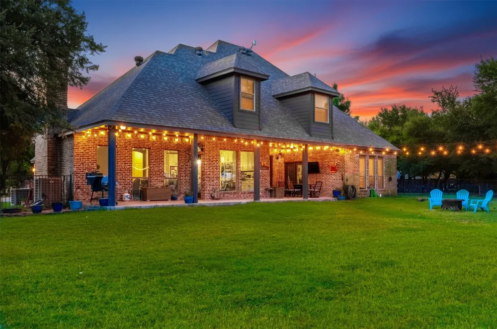 135 Crooked Stick Lane Aledo, TX 76008