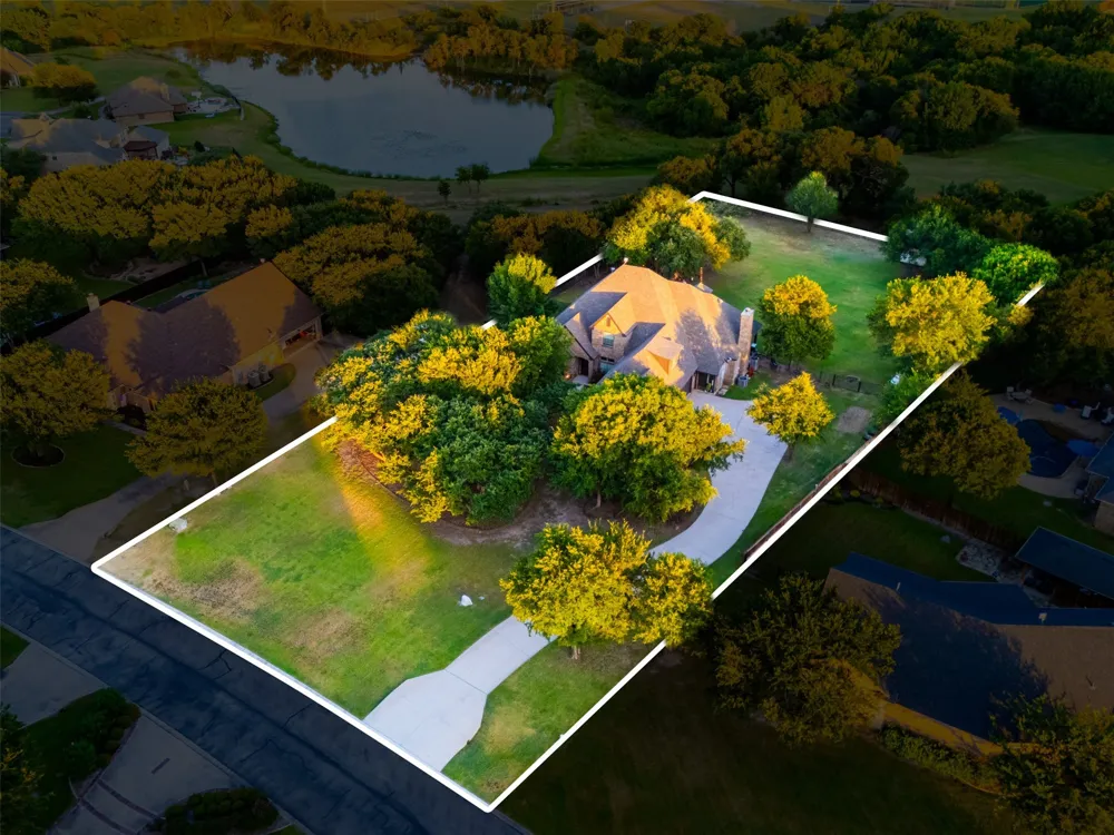 135 Crooked Stick Lane Aledo, TX 76008