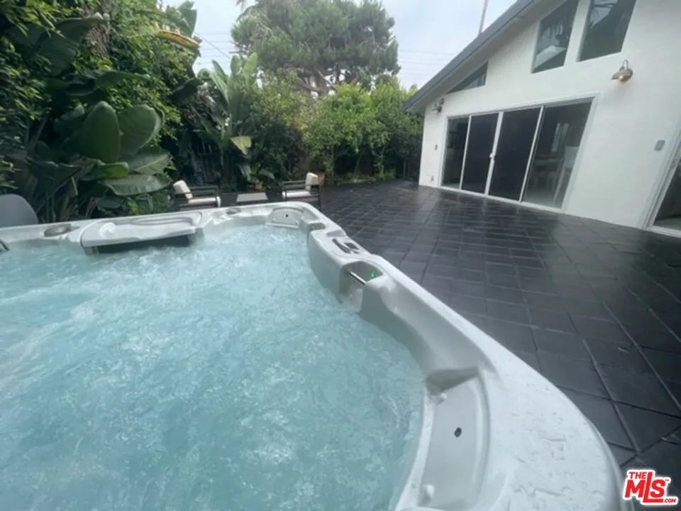 425 Sunridge Street Playa del Rey, CA 90293
