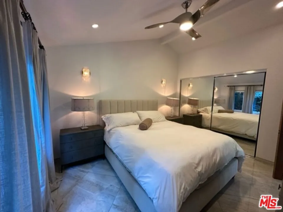 425 Sunridge Street Playa del Rey, CA 90293