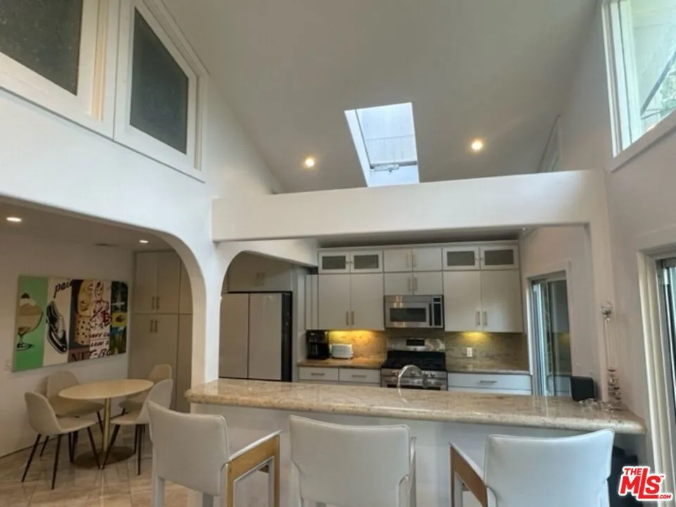 425 Sunridge Street Playa del Rey, CA 90293