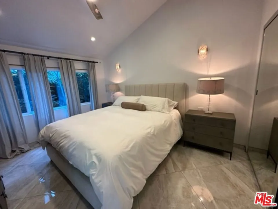 425 Sunridge Street Playa del Rey, CA 90293