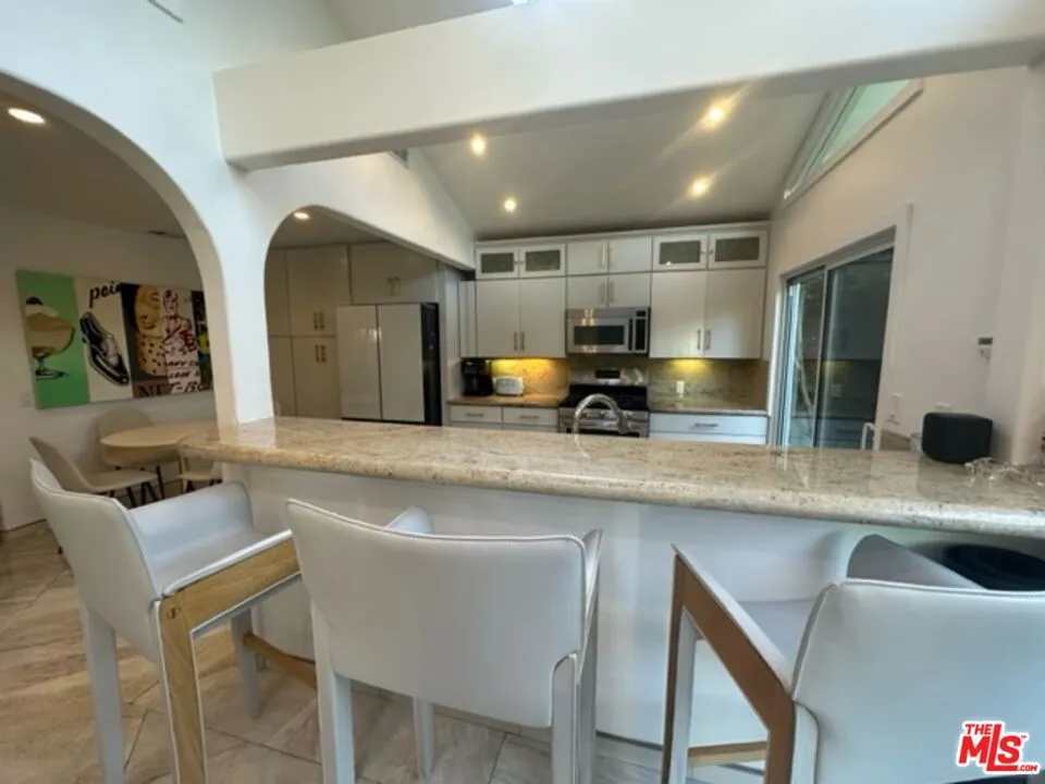 425 Sunridge Street Playa del Rey, CA 90293