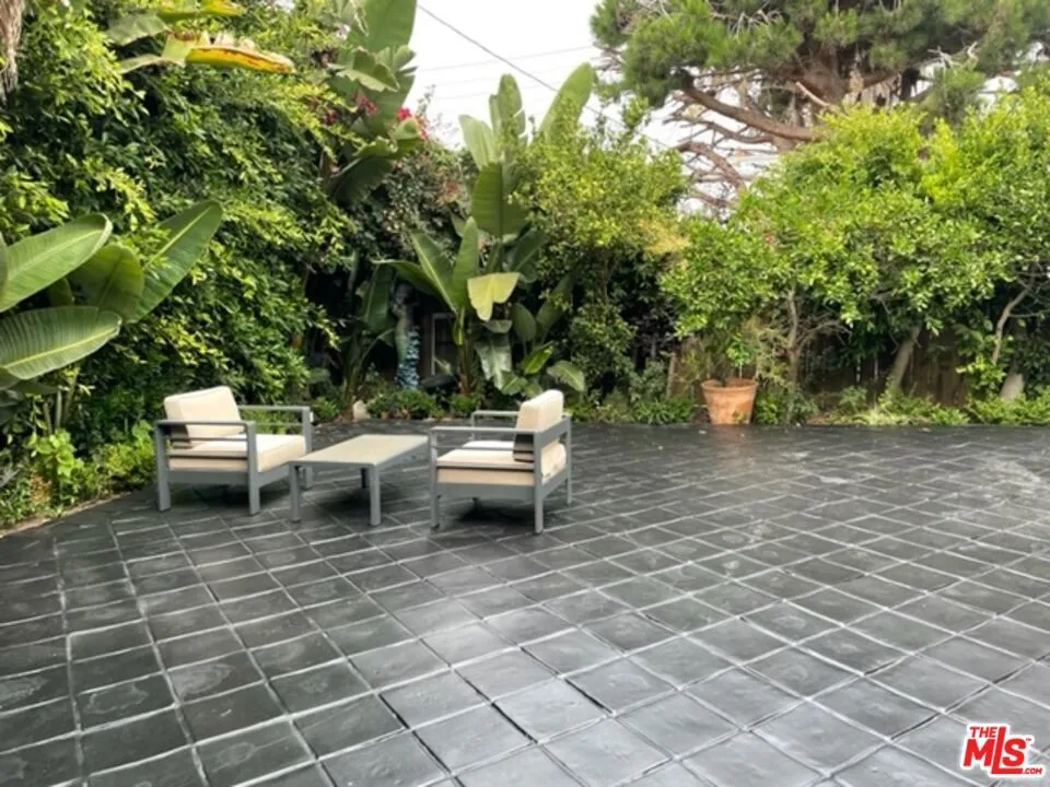 425 Sunridge Street Playa del Rey, CA 90293