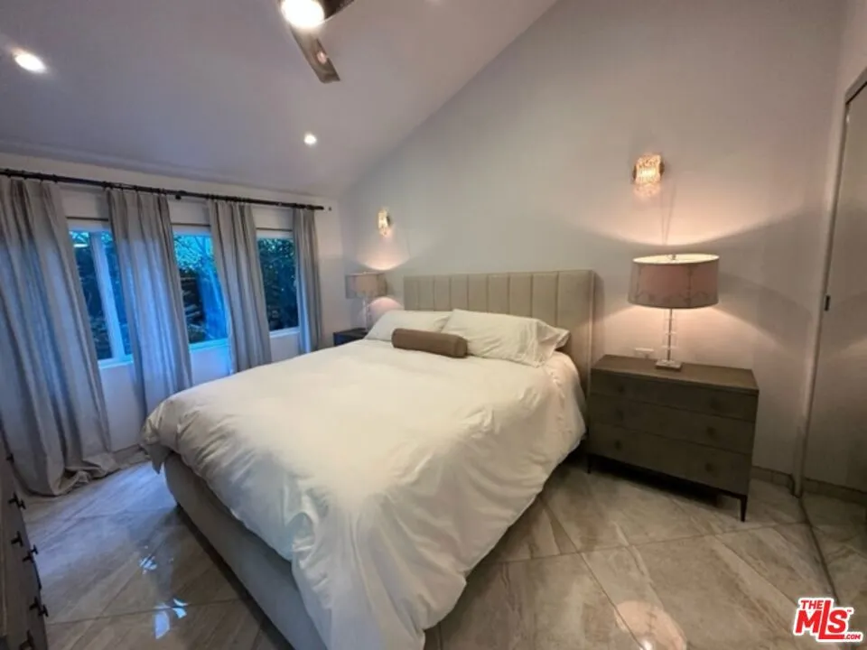 425 Sunridge Street Playa del Rey, CA 90293