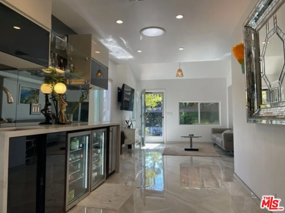 425 Sunridge Street Playa del Rey, CA 90293