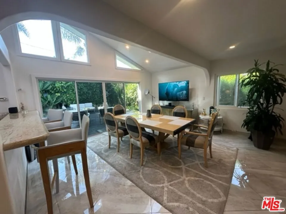 425 Sunridge Street Playa del Rey, CA 90293