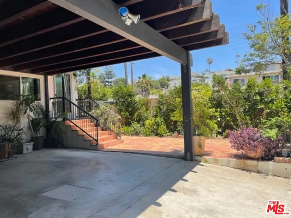 425 Sunridge Street Playa del Rey, CA 90293