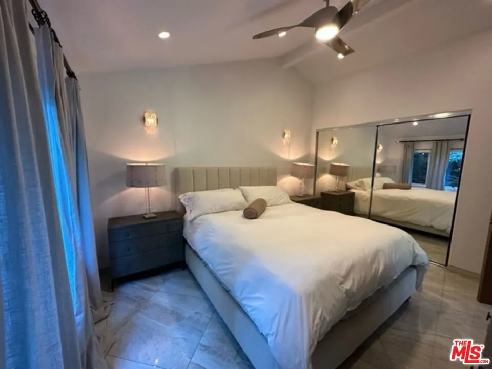 425 Sunridge Street Playa del Rey, CA 90293