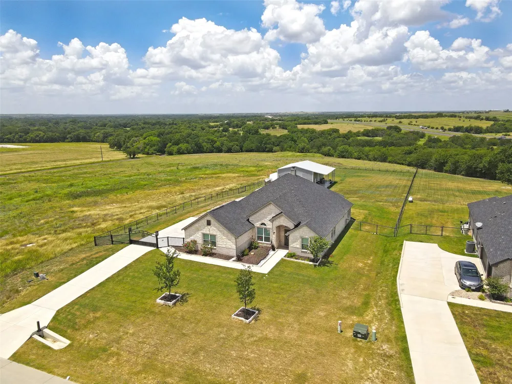7409 Autumn Grove Lane Ponder, TX 76259