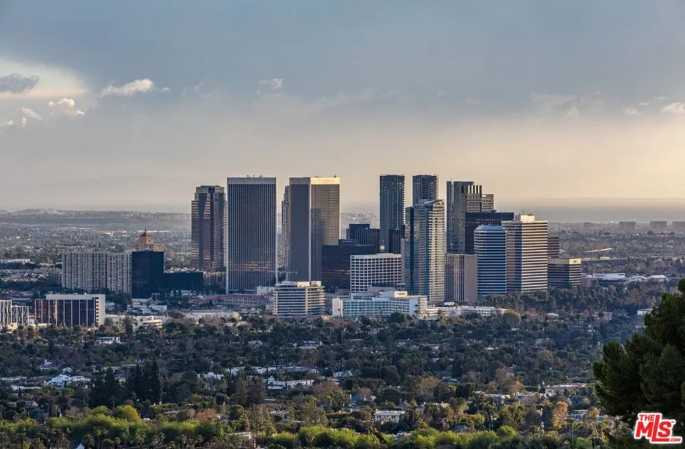 9364 Beverly Crest Drive Los Angeles, CA 90210