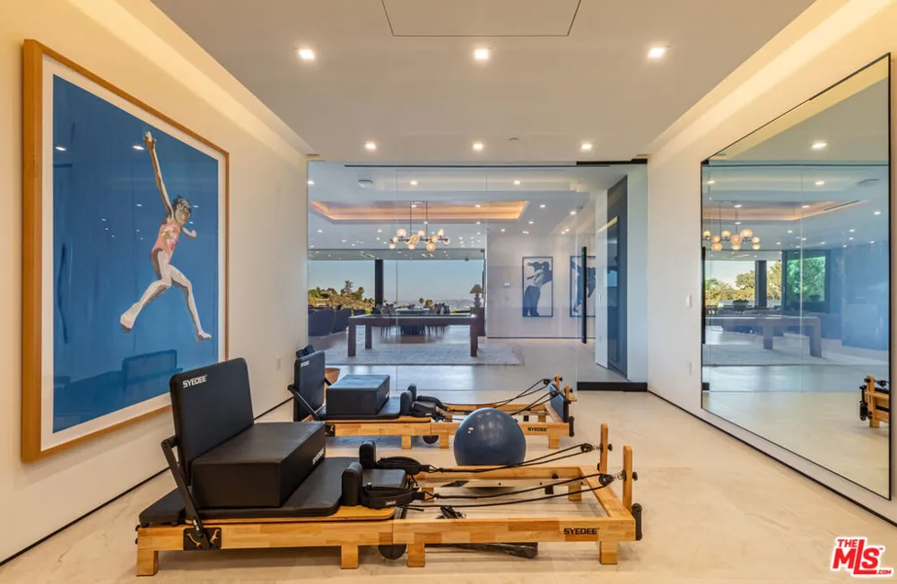 9364 Beverly Crest Drive Los Angeles, CA 90210