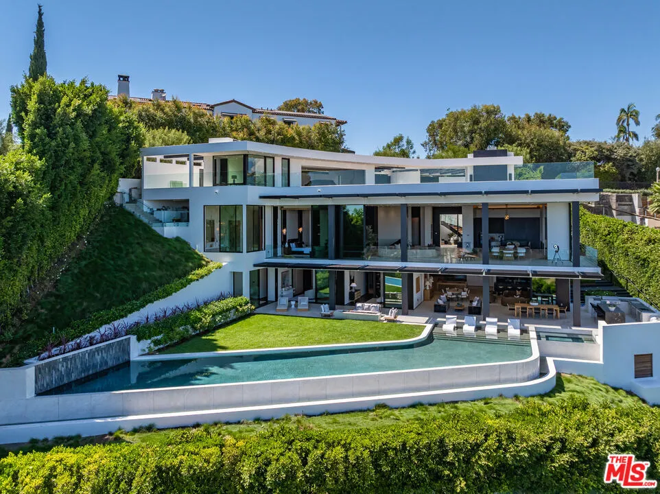 9364 Beverly Crest Drive Los Angeles, CA 90210