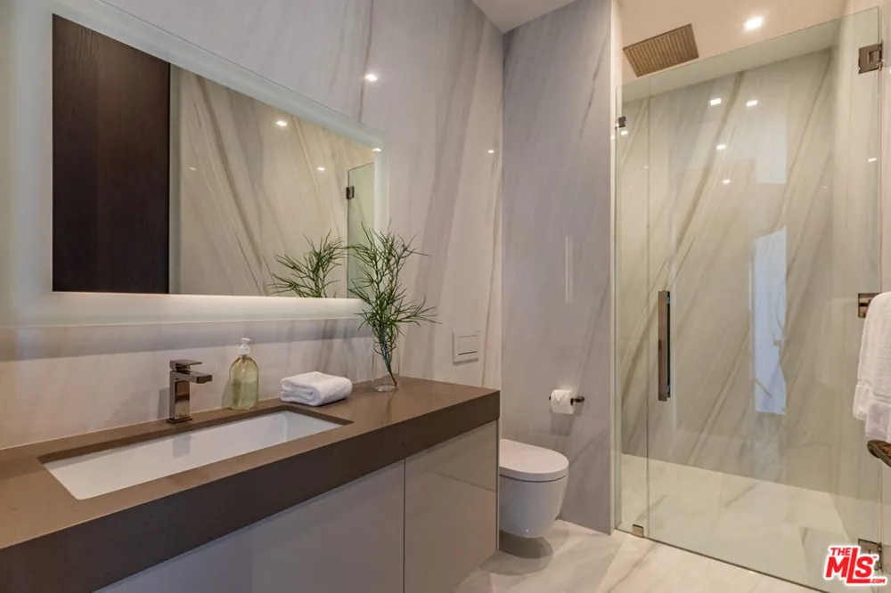 9364 Beverly Crest Drive Los Angeles, CA 90210