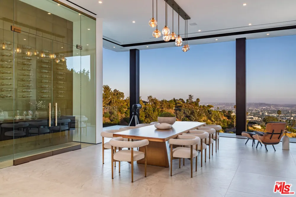 9364 Beverly Crest Drive Los Angeles, CA 90210