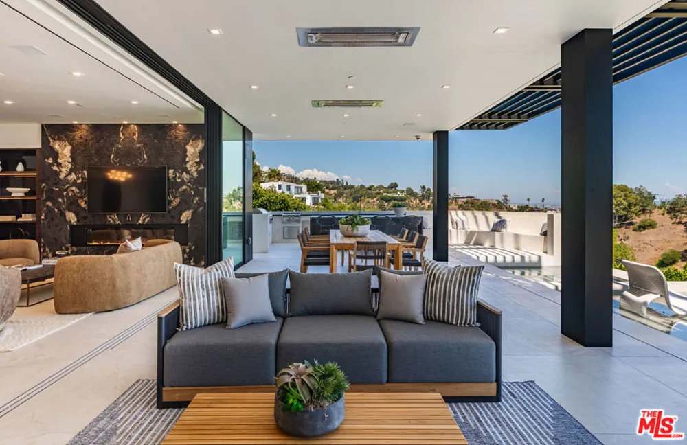 9364 Beverly Crest Drive Los Angeles, CA 90210