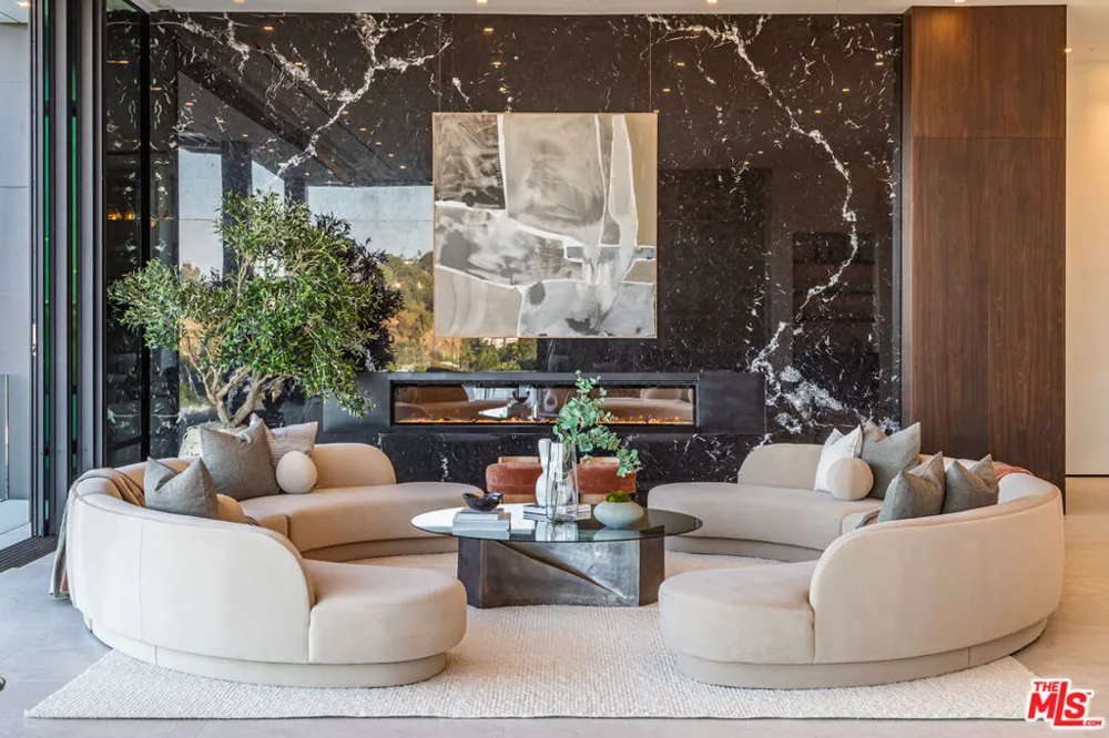 9364 Beverly Crest Drive Los Angeles, CA 90210