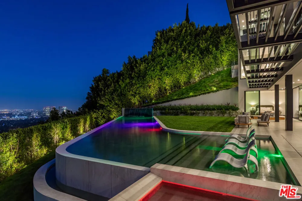 9364 Beverly Crest Drive Los Angeles, CA 90210