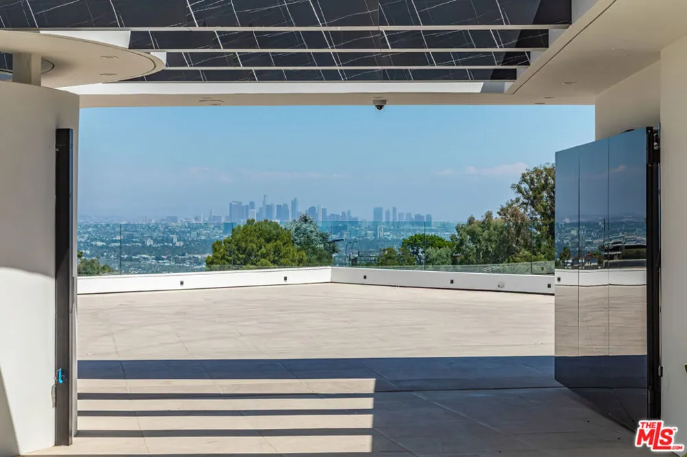 9364 Beverly Crest Drive Los Angeles, CA 90210