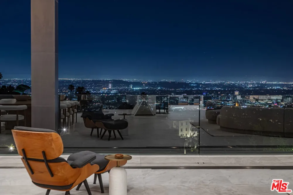 9364 Beverly Crest Drive Los Angeles, CA 90210