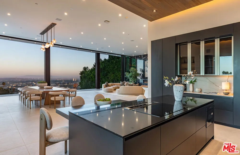 9364 Beverly Crest Drive Los Angeles, CA 90210